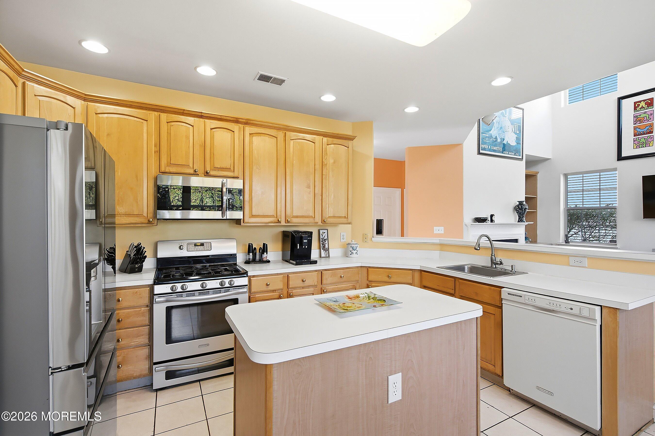 63 Winged Foot Dr, Manalapan, NJ 07726 photo