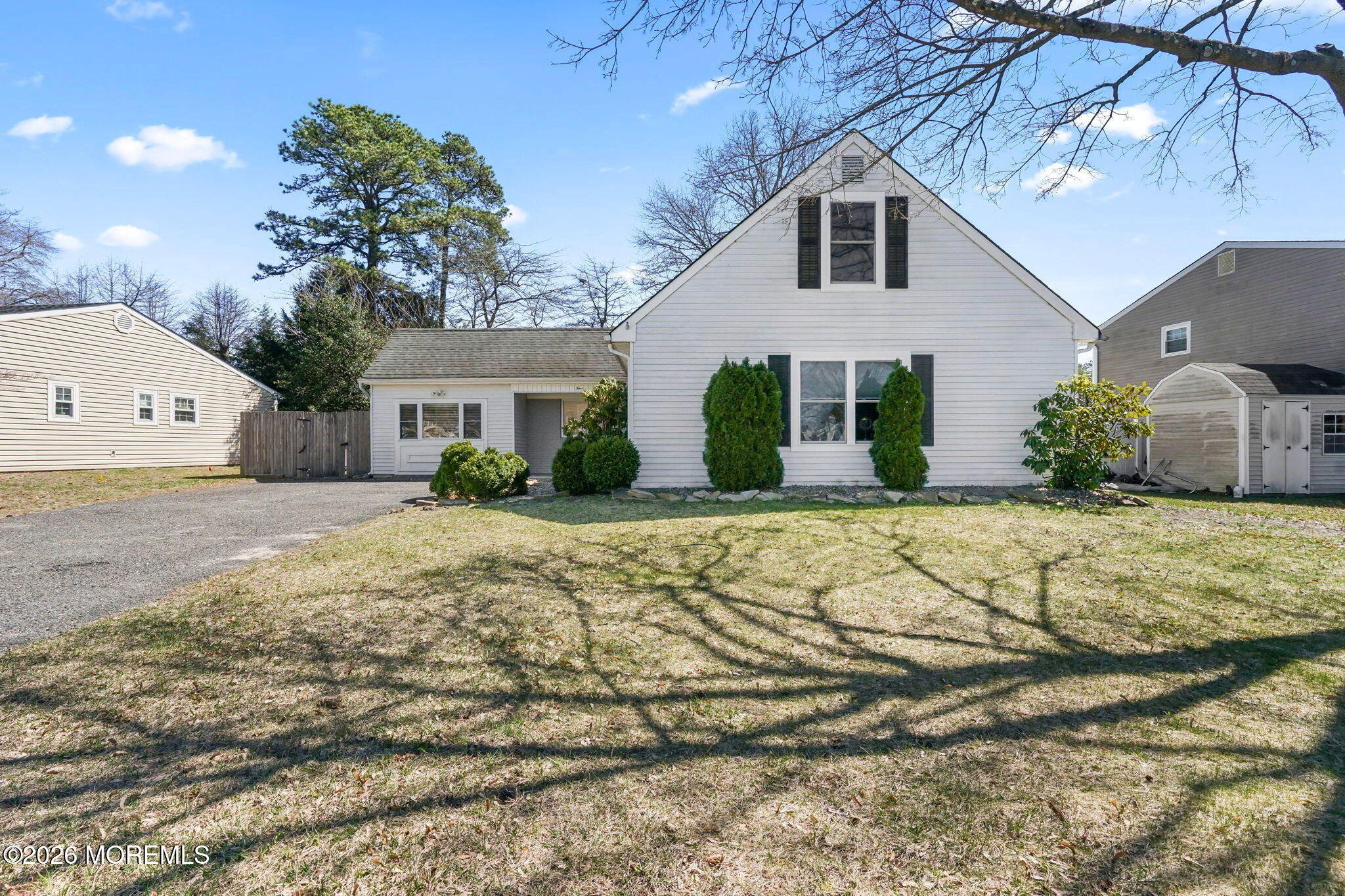 4 Winsted Dr, Howell, NJ 07731