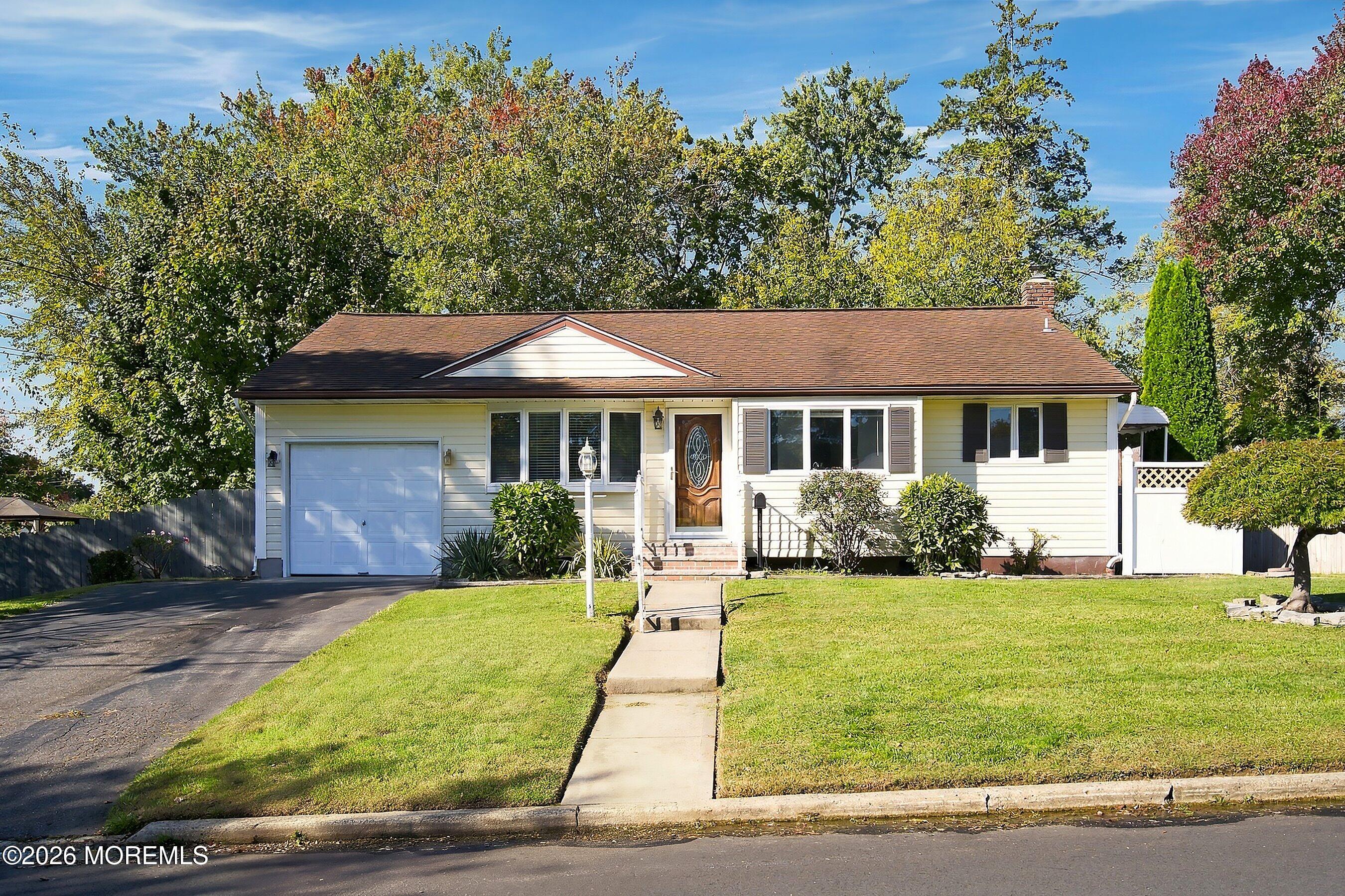 510 Mackey Ave, Belford, NJ 07718 photo