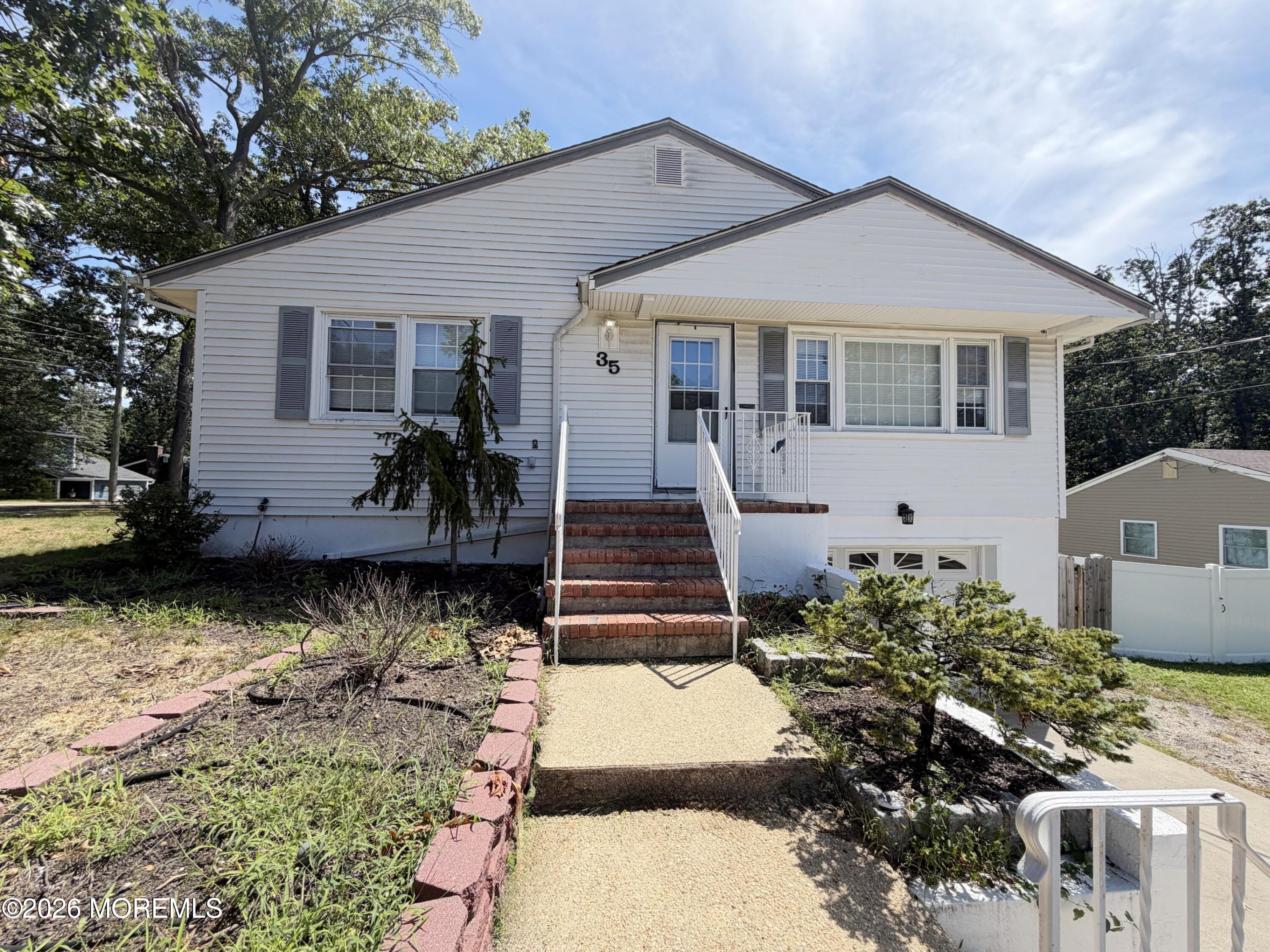 35 Ruth Pl, Eatontown, NJ 07724