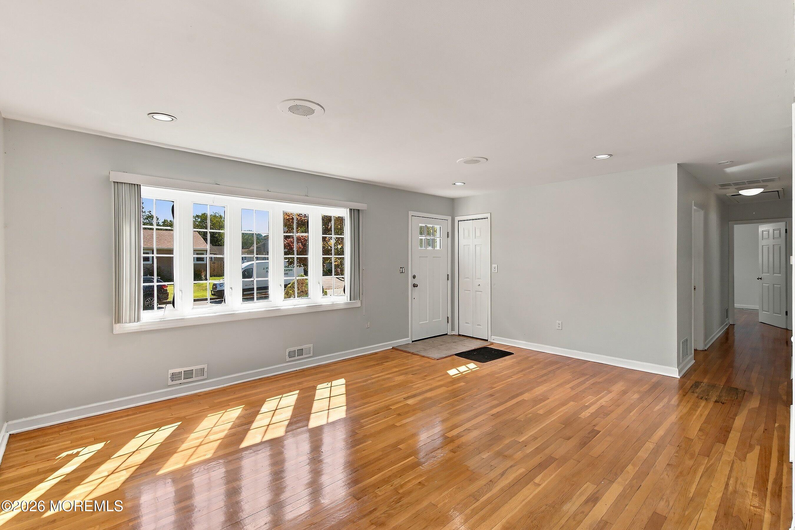 9 Arbor Dr, Brick, NJ 08724 photo