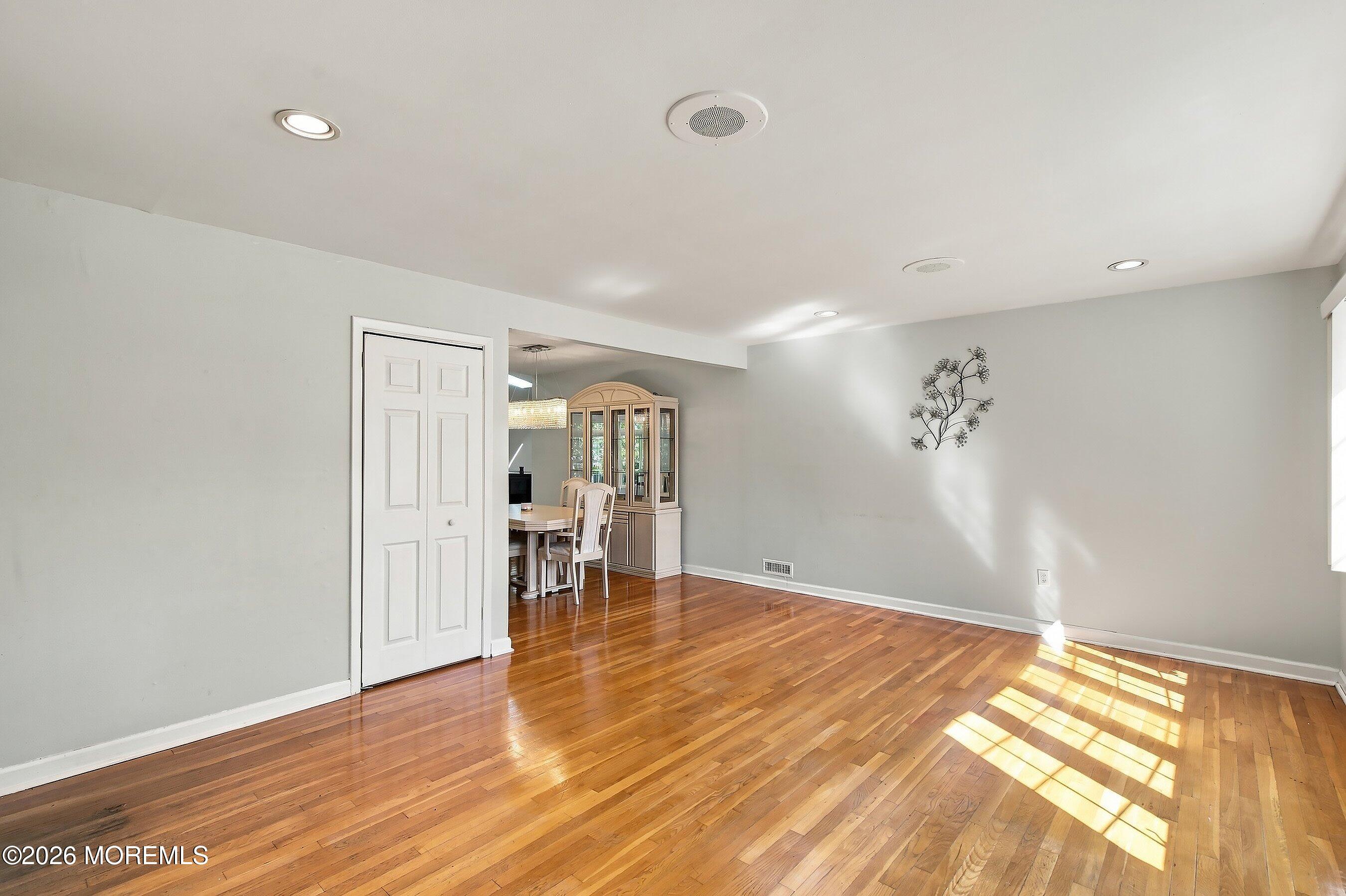 9 Arbor Dr, Brick, NJ 08724 photo