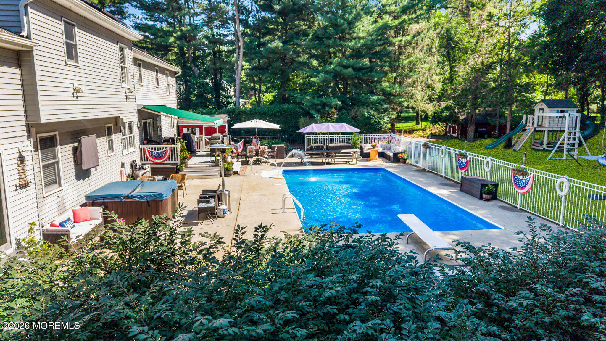 4 Crestview Ct, Farmingdale, NJ 07727 photo