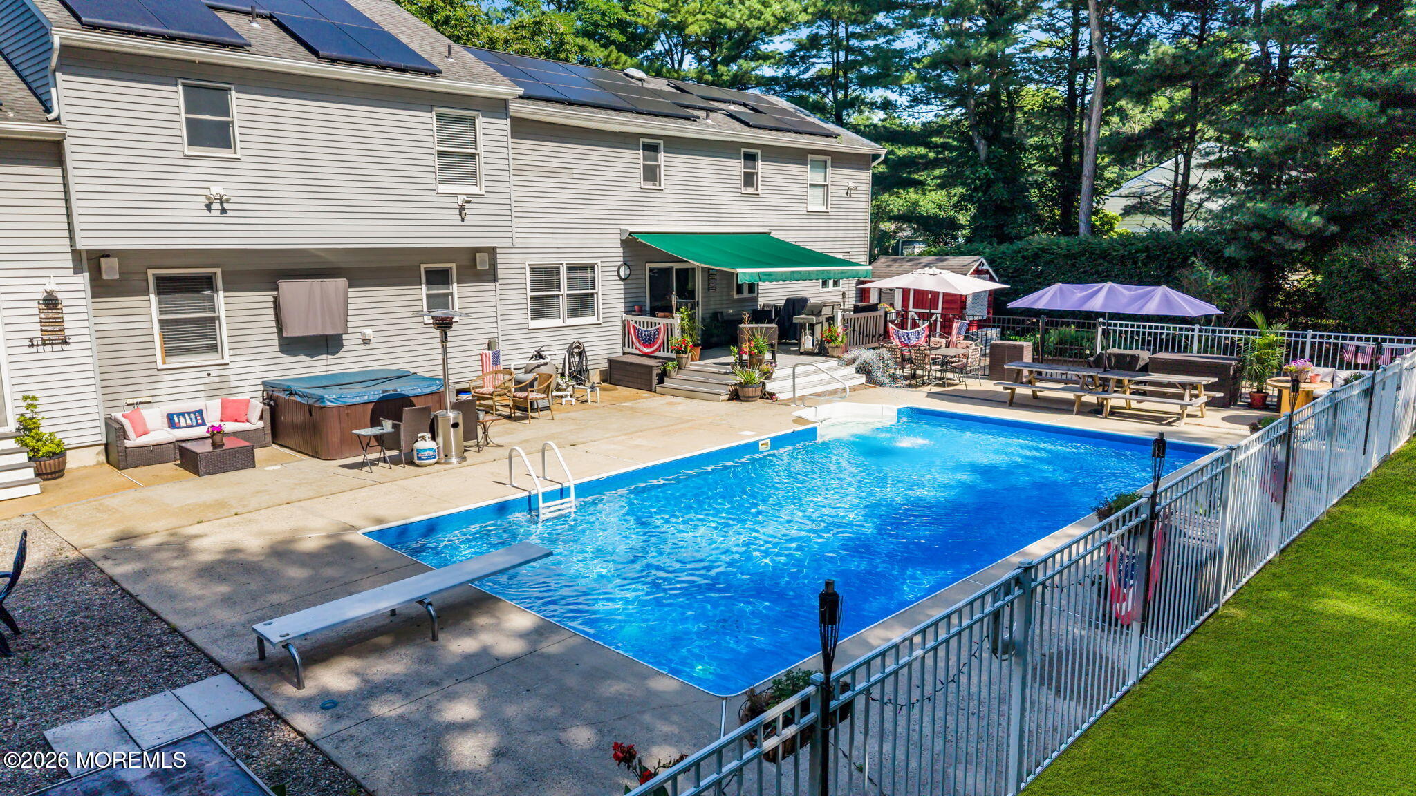 4 Crestview Ct, Farmingdale, NJ 07727 photo