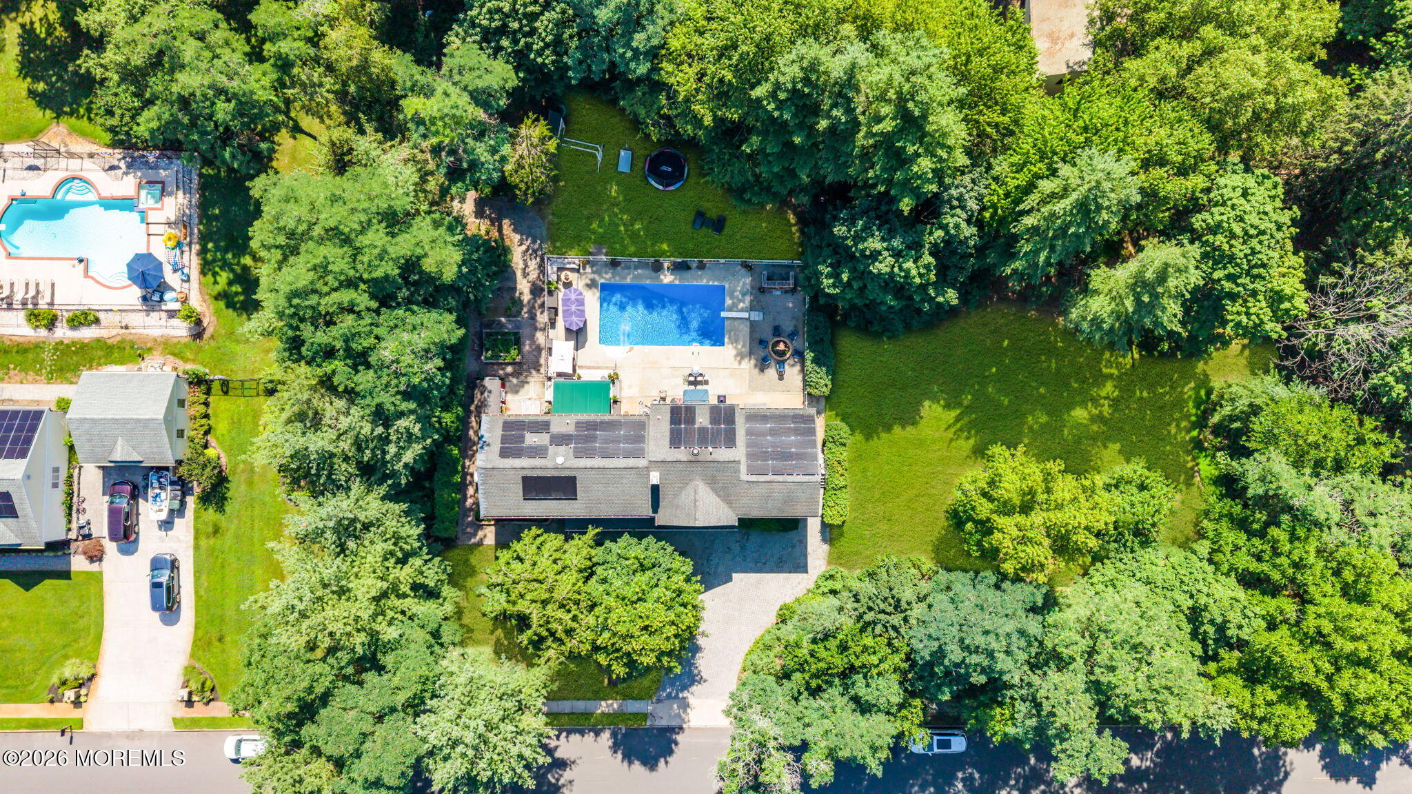 4 Crestview Ct, Farmingdale, NJ 07727 photo