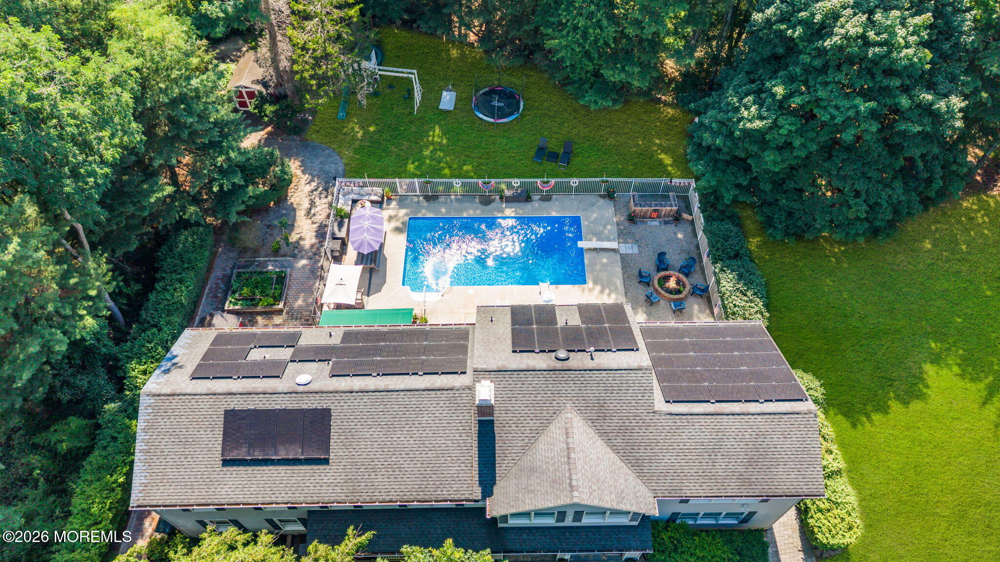 4 Crestview Ct, Farmingdale, NJ 07727 photo
