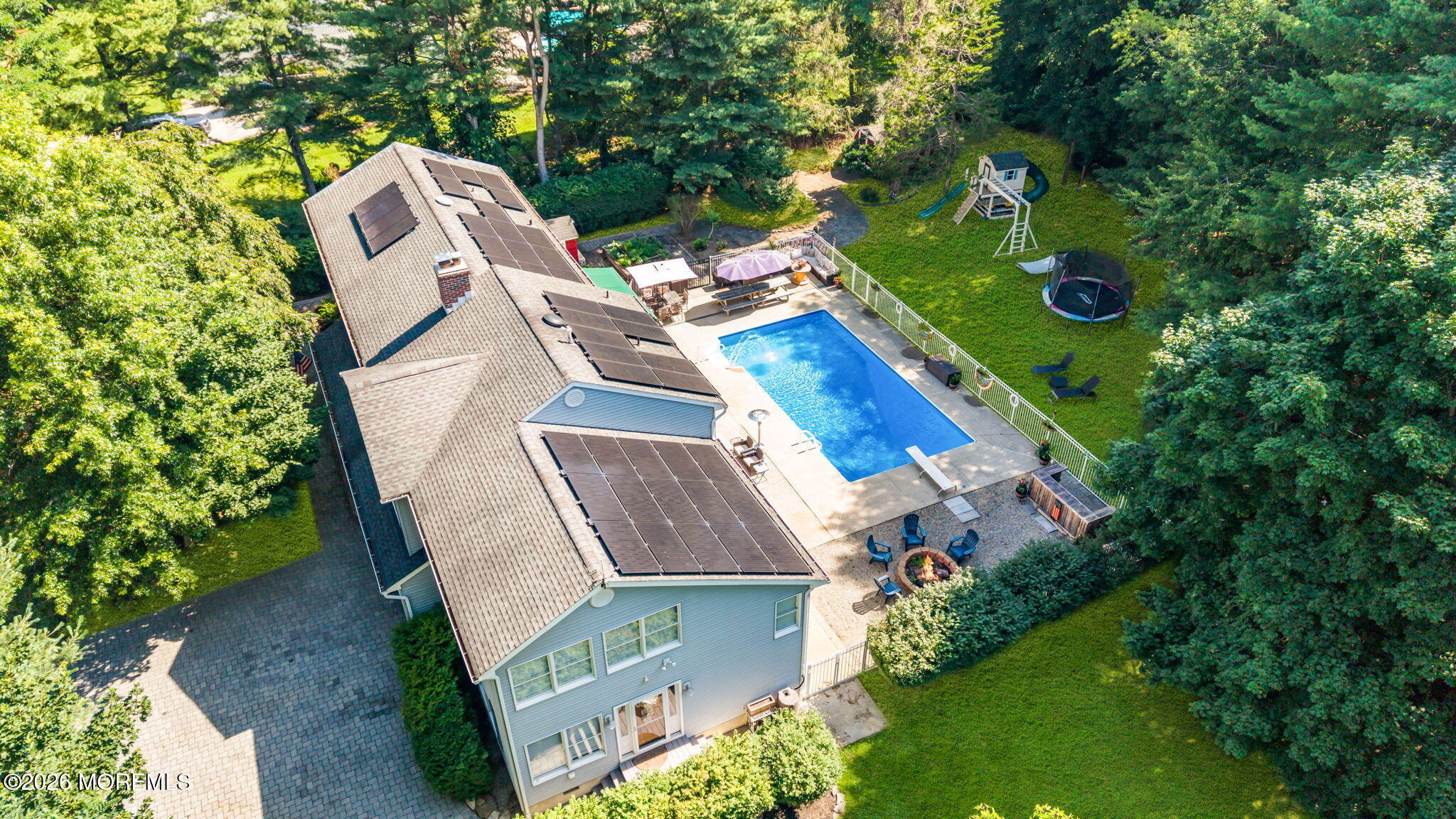 4 Crestview Ct, Farmingdale, NJ 07727 photo