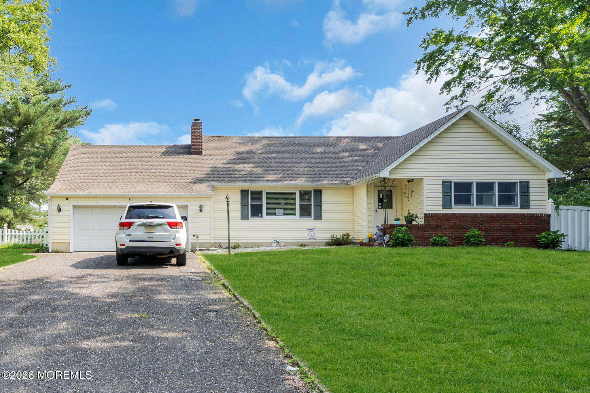 11 Mount Vernon Dr, Toms River, NJ 08755