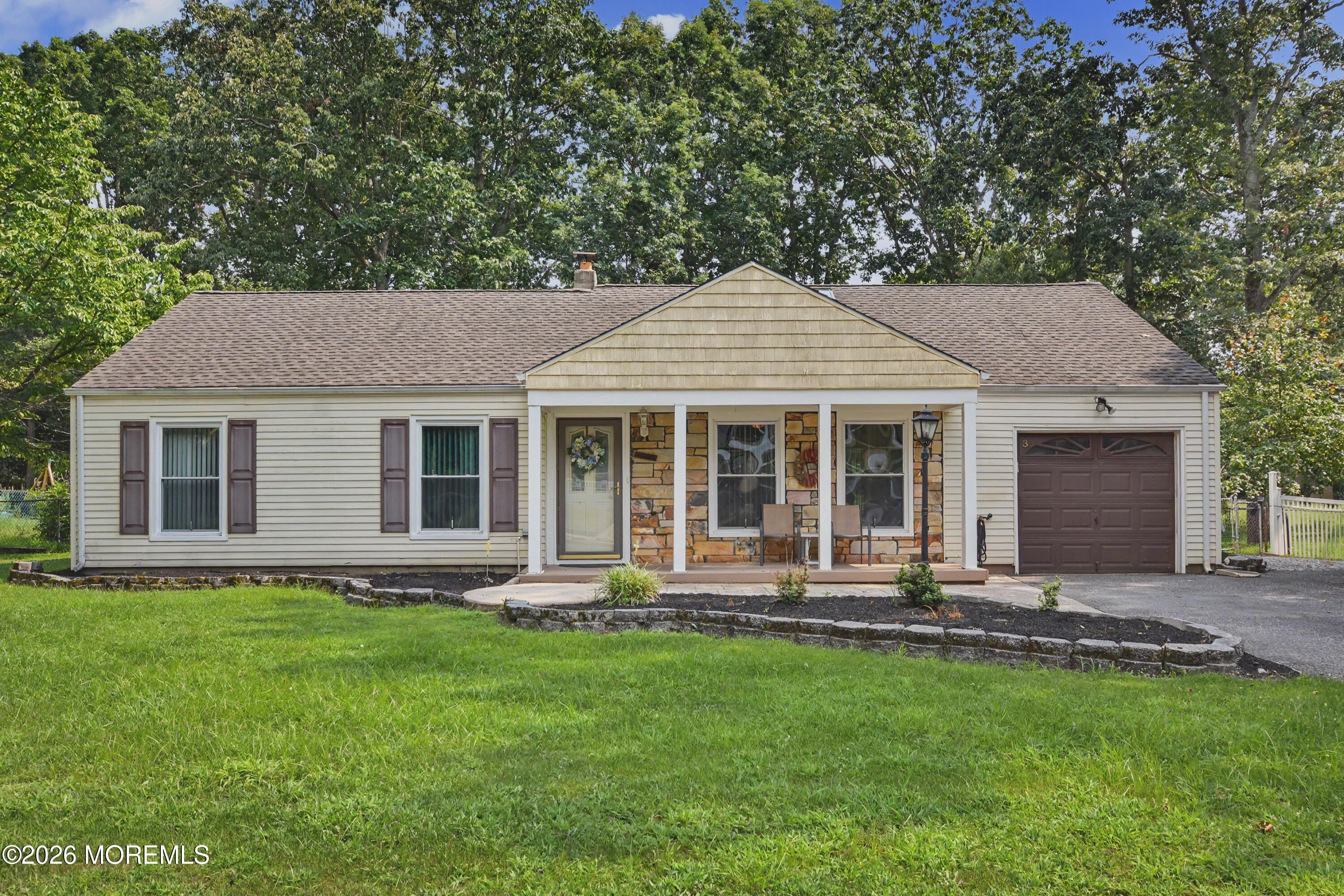 35 Buckingham Dr, Jackson, NJ 08527