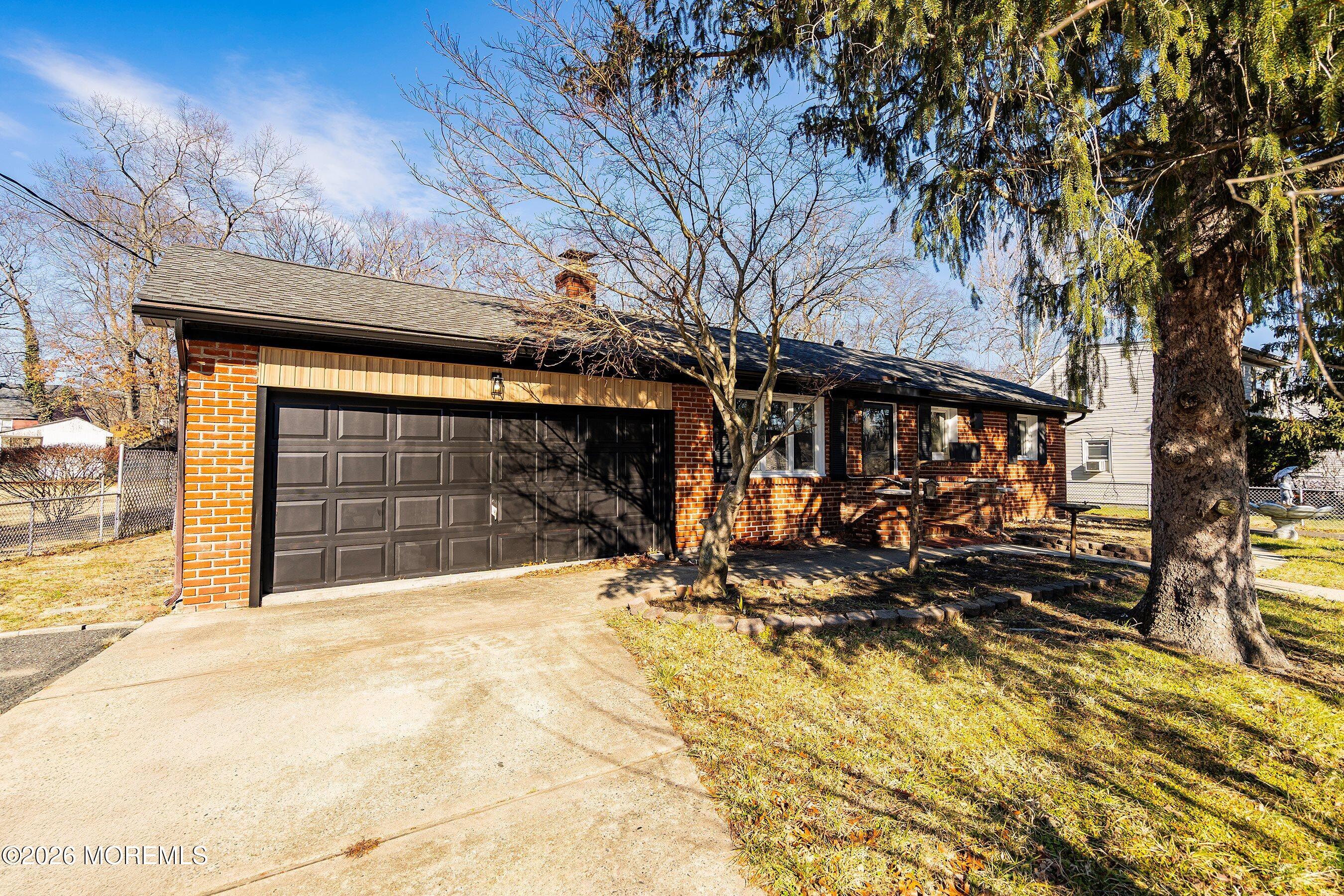 215 Sunset Ln, Howell, NJ 07731 photo