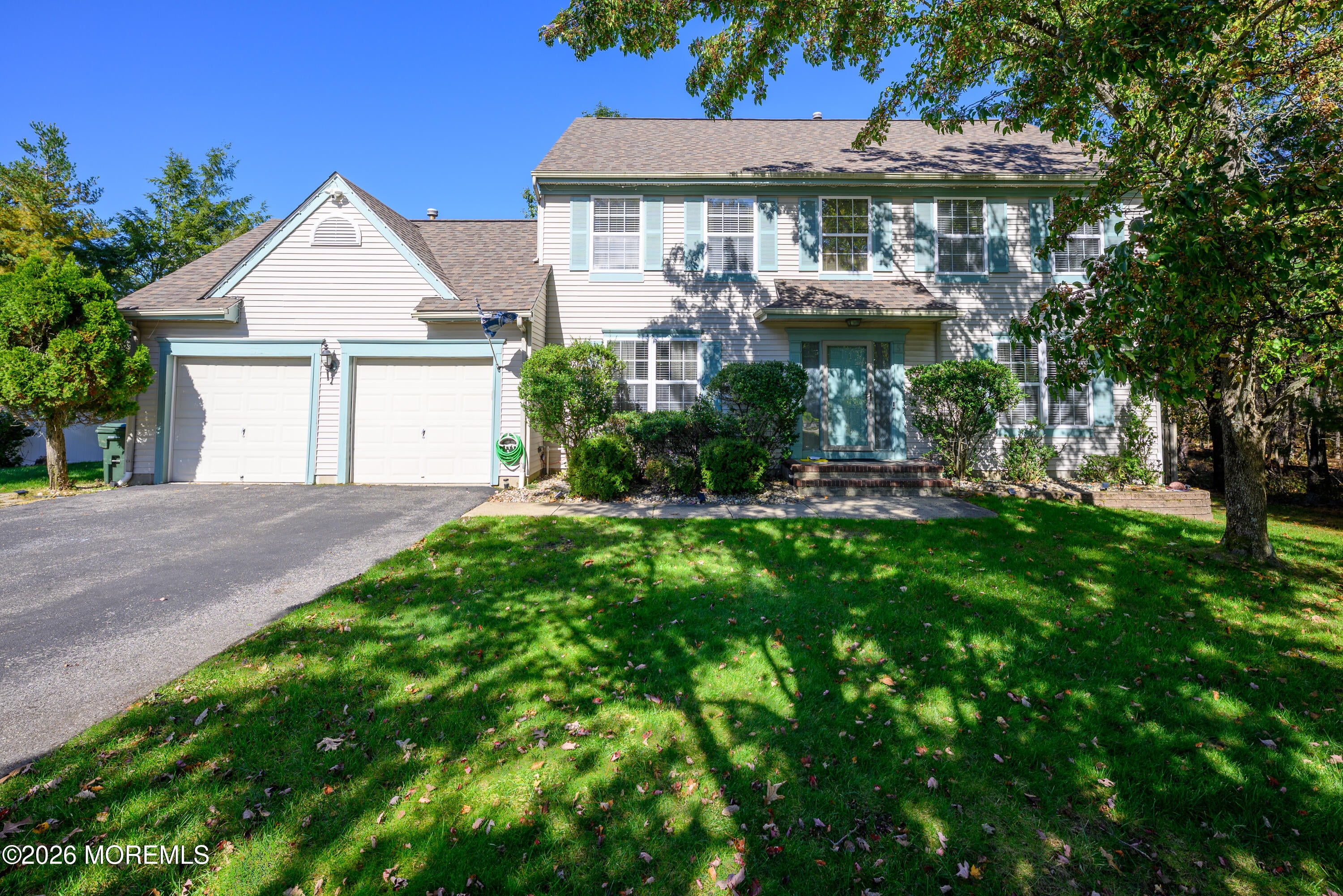 5 Hunters Green Ct, Howell, NJ 07731