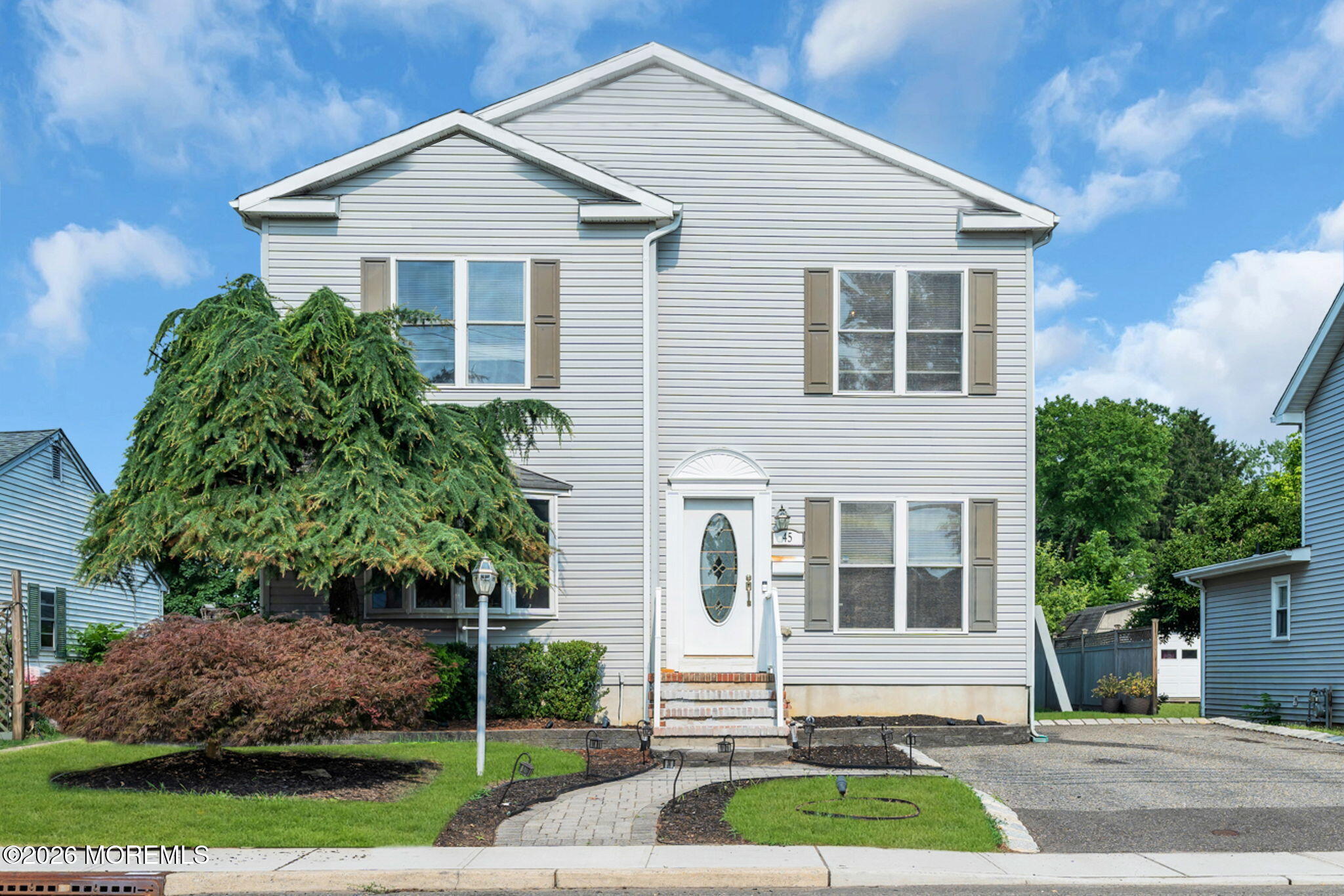 45 Main St, Farmingdale, NJ 07727