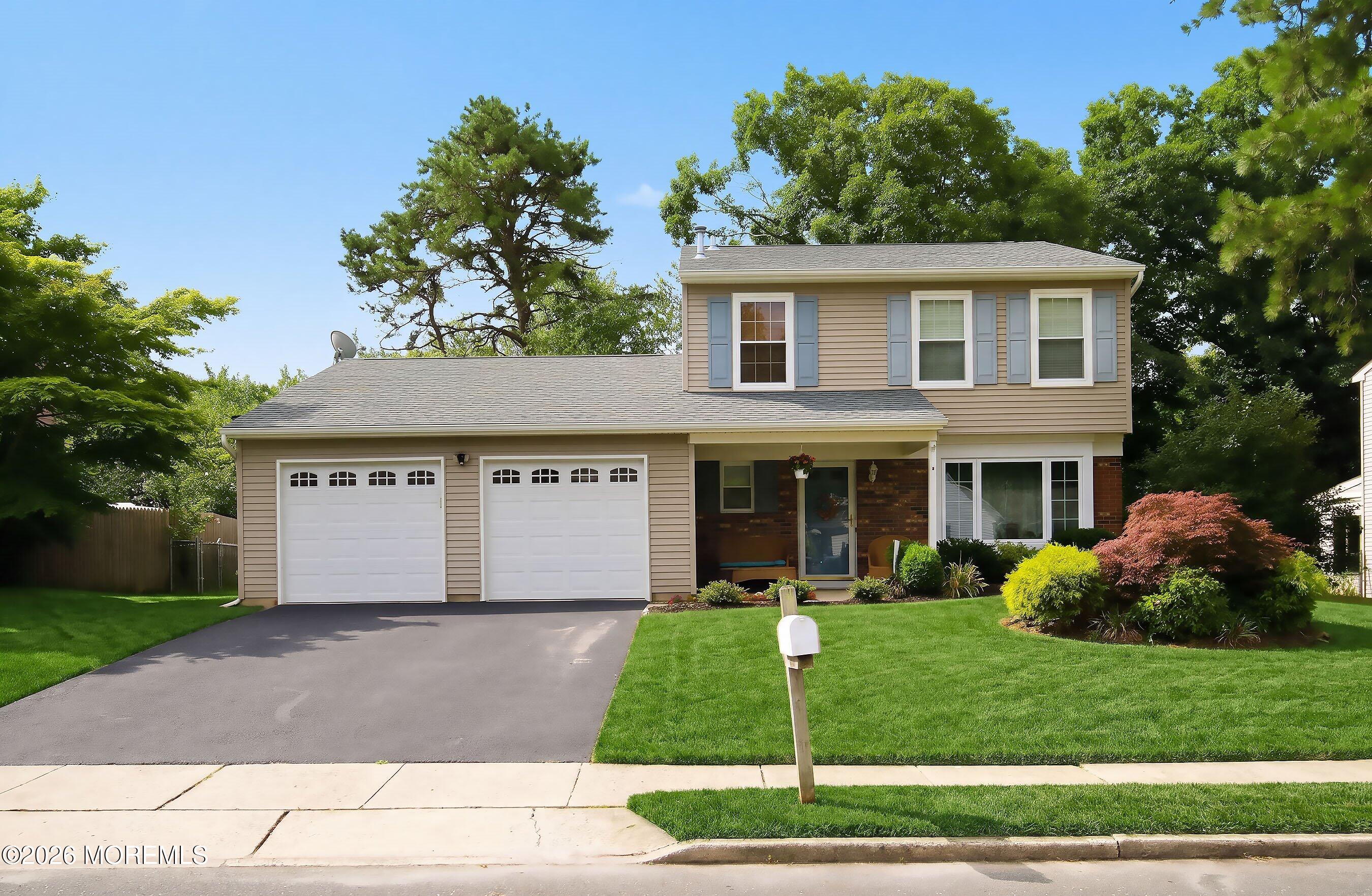 18 Markwood Dr, Howell, NJ 07731