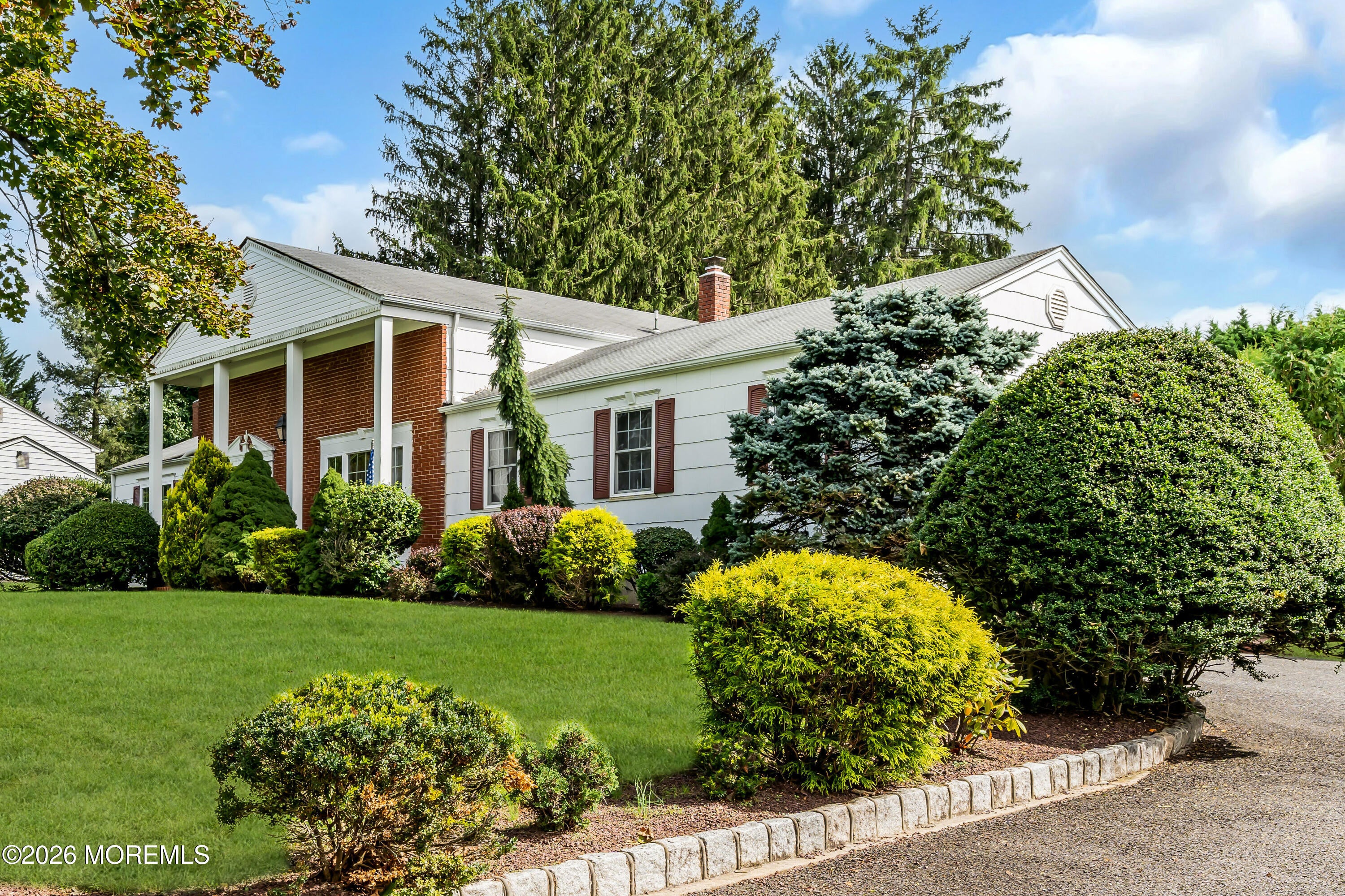 7 Mayflower Dr, Red Bank, NJ 07701