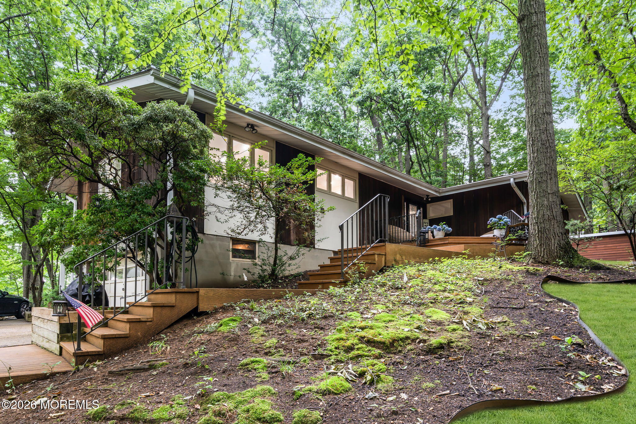 12 Georjean Dr, Holmdel, NJ 07733 photo