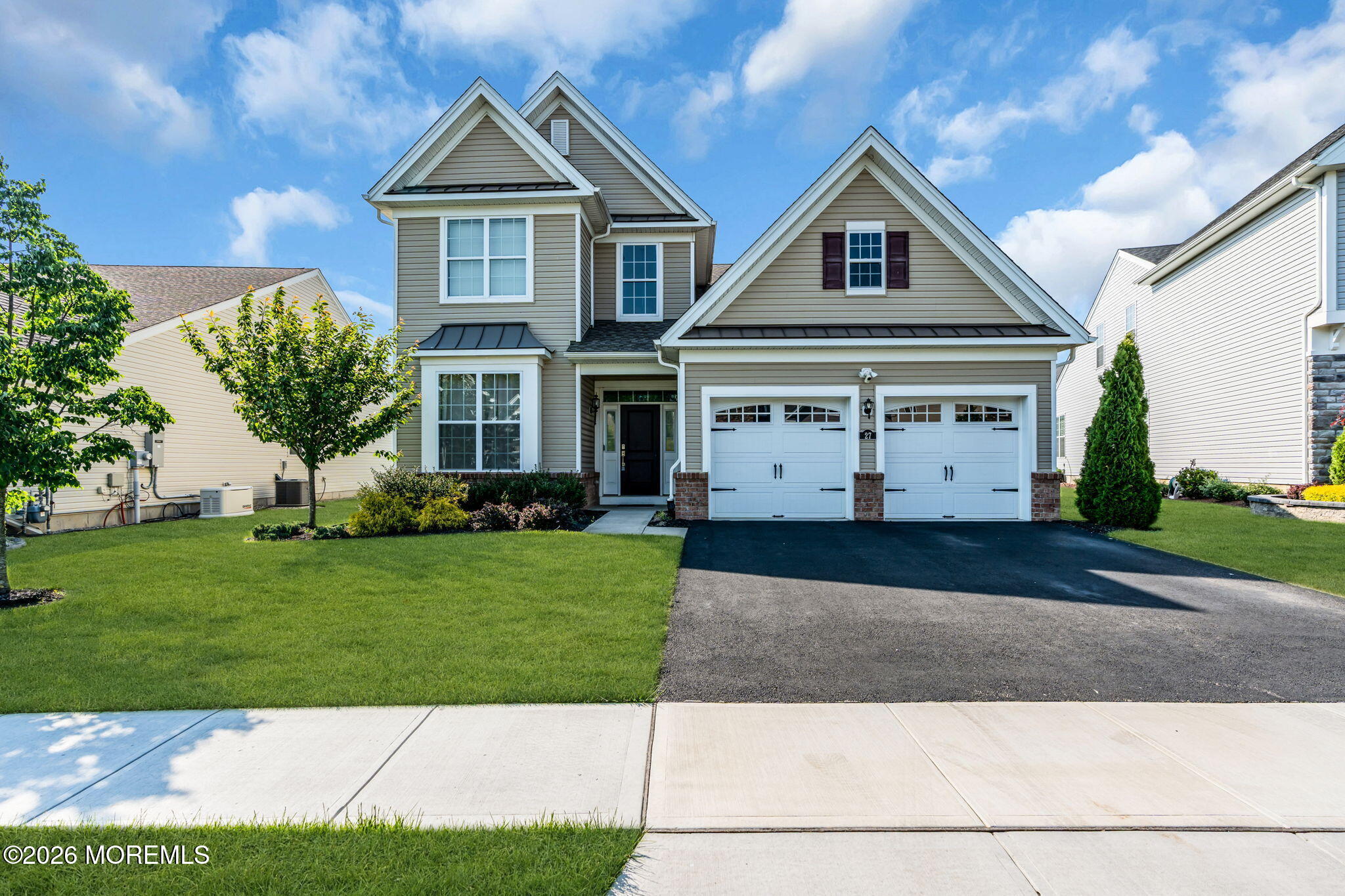 27 Flagstone Ct, Freehold, NJ 07728