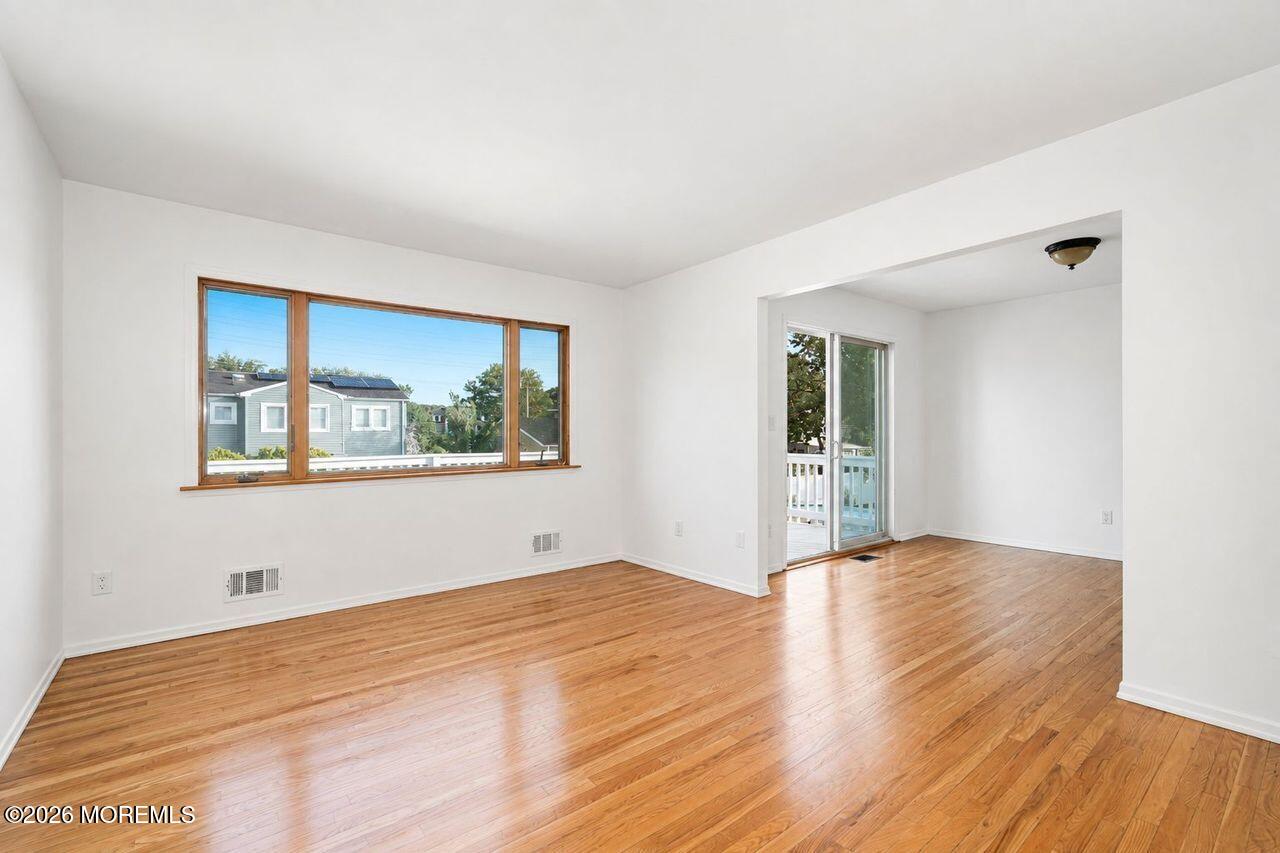 6 Ennis Dr, Hazlet, NJ 07730 photo