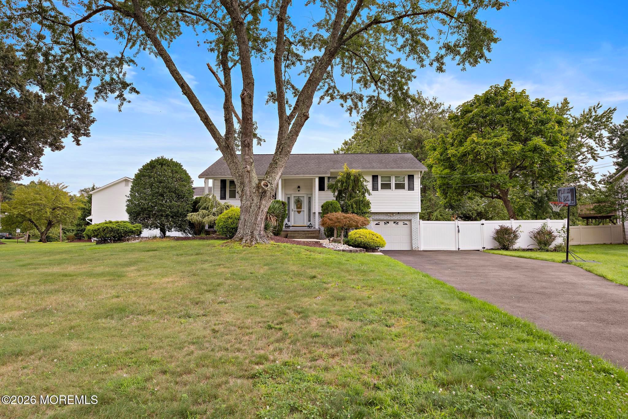 35 Chesapeake Rd, Manalapan, NJ 07726 photo