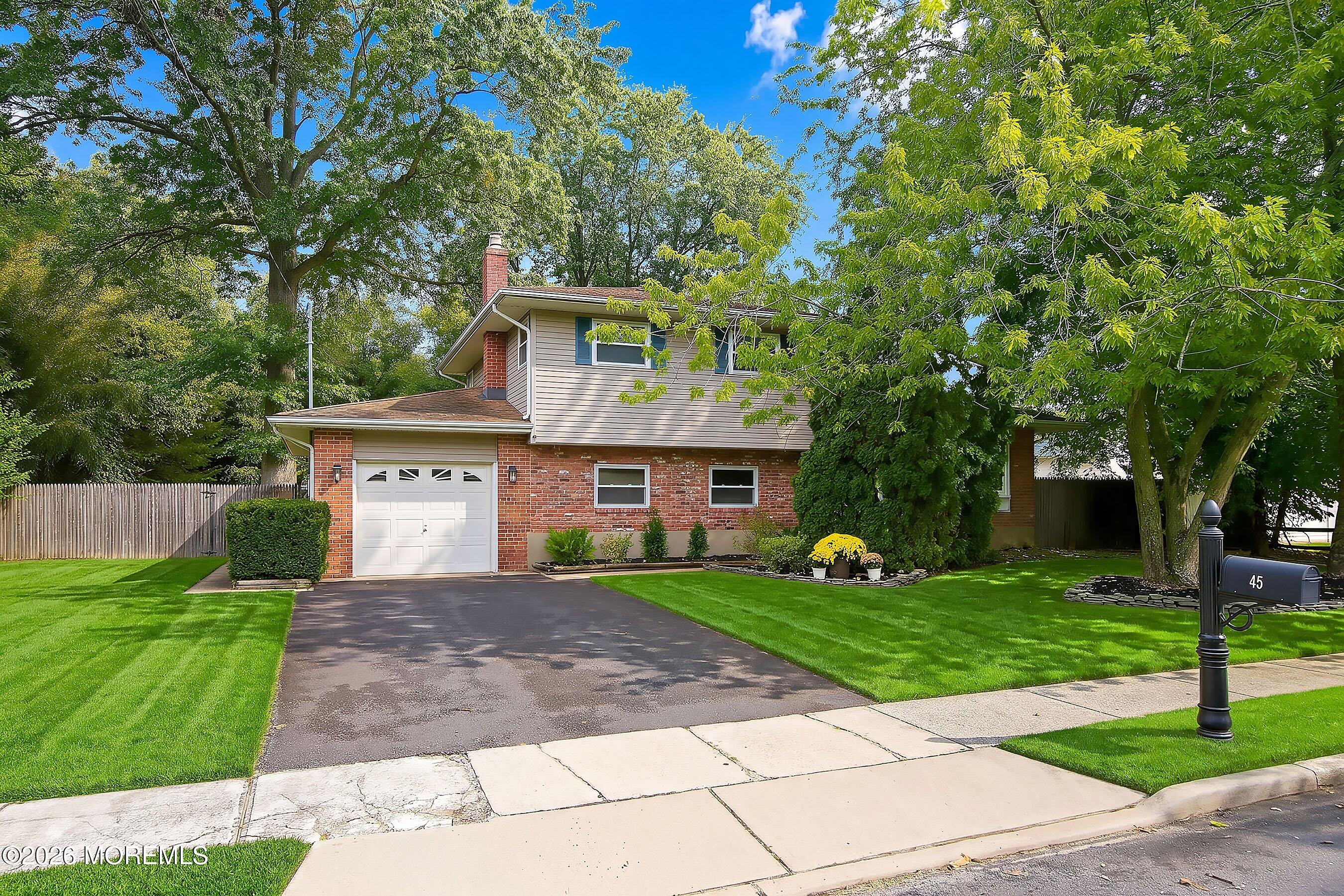 45 Oak Terrace, Howell, NJ 07731