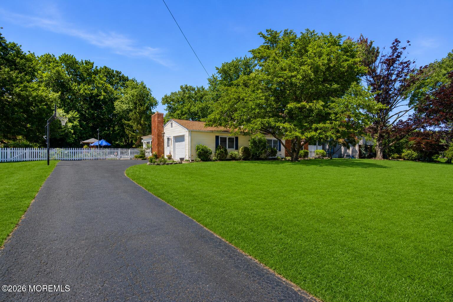 40 Millbrook Dr, New Monmouth, NJ 07748 photo