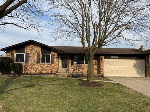 Single Family Residence in Warren MI 29212 E Nottingham Circle.jpg