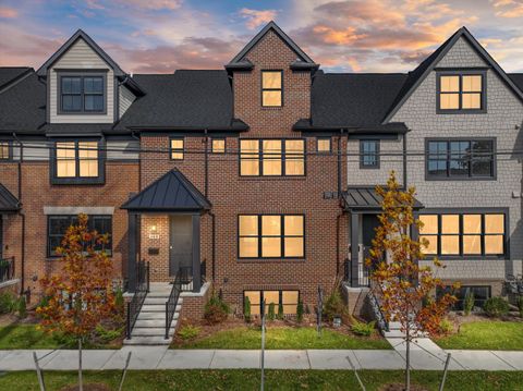 Condominium in Plymouth MI 668 Maple Street.jpg