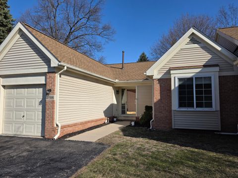 Condominium in Westland MI 37186 Amhurst Drive #5.jpg