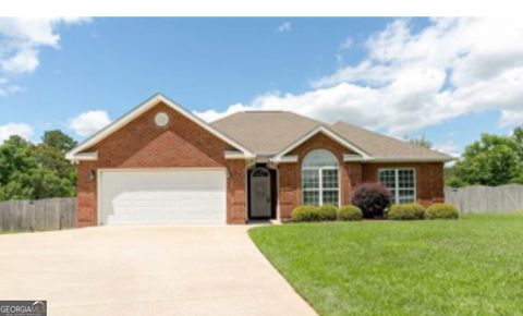 Single Family Residence in Bonaire GA 105 Taconic Court.jpg