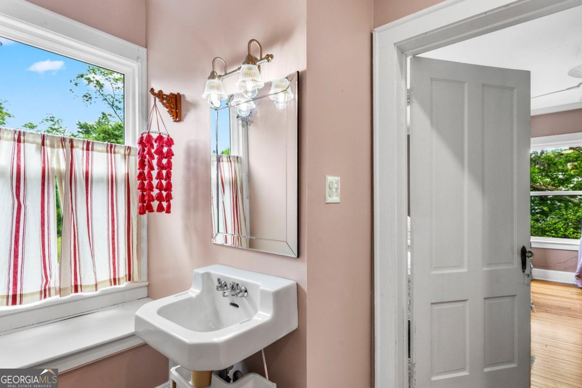 Single Family Residence in Newington GA 297 Old Louisville Road 39.jpg