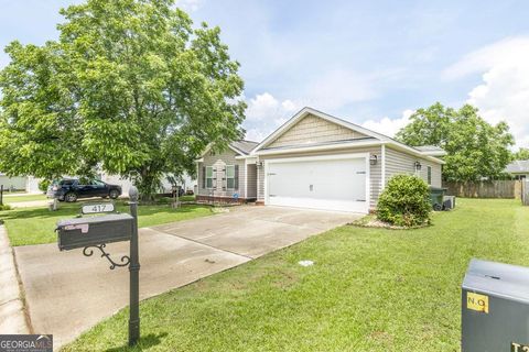 Single Family Residence in Byron GA 417 Madison Place Parkway.jpg