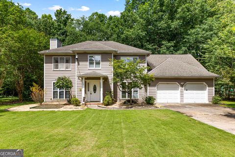 Single Family Residence in Peachtree City GA 224 Claridge Curve.jpg