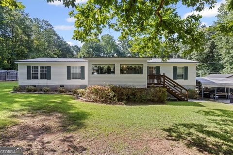 Single Family Residence in Franklin GA 19860 GA Hwy 34.jpg