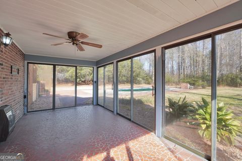 Single Family Residence in Barnesville GA 105 Skyline Drive 4.jpg