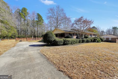 Single Family Residence in Barnesville GA 105 Skyline Drive 20.jpg