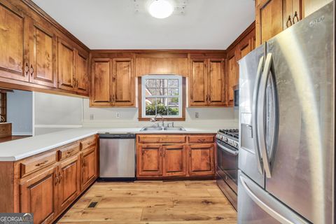 Single Family Residence in Barnesville GA 105 Skyline Drive 17.jpg