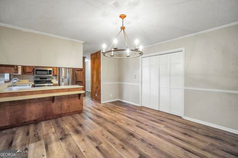 Single Family Residence in Barnesville GA 105 Skyline Drive 14.jpg