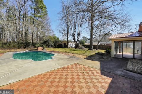 Single Family Residence in Barnesville GA 105 Skyline Drive 5.jpg