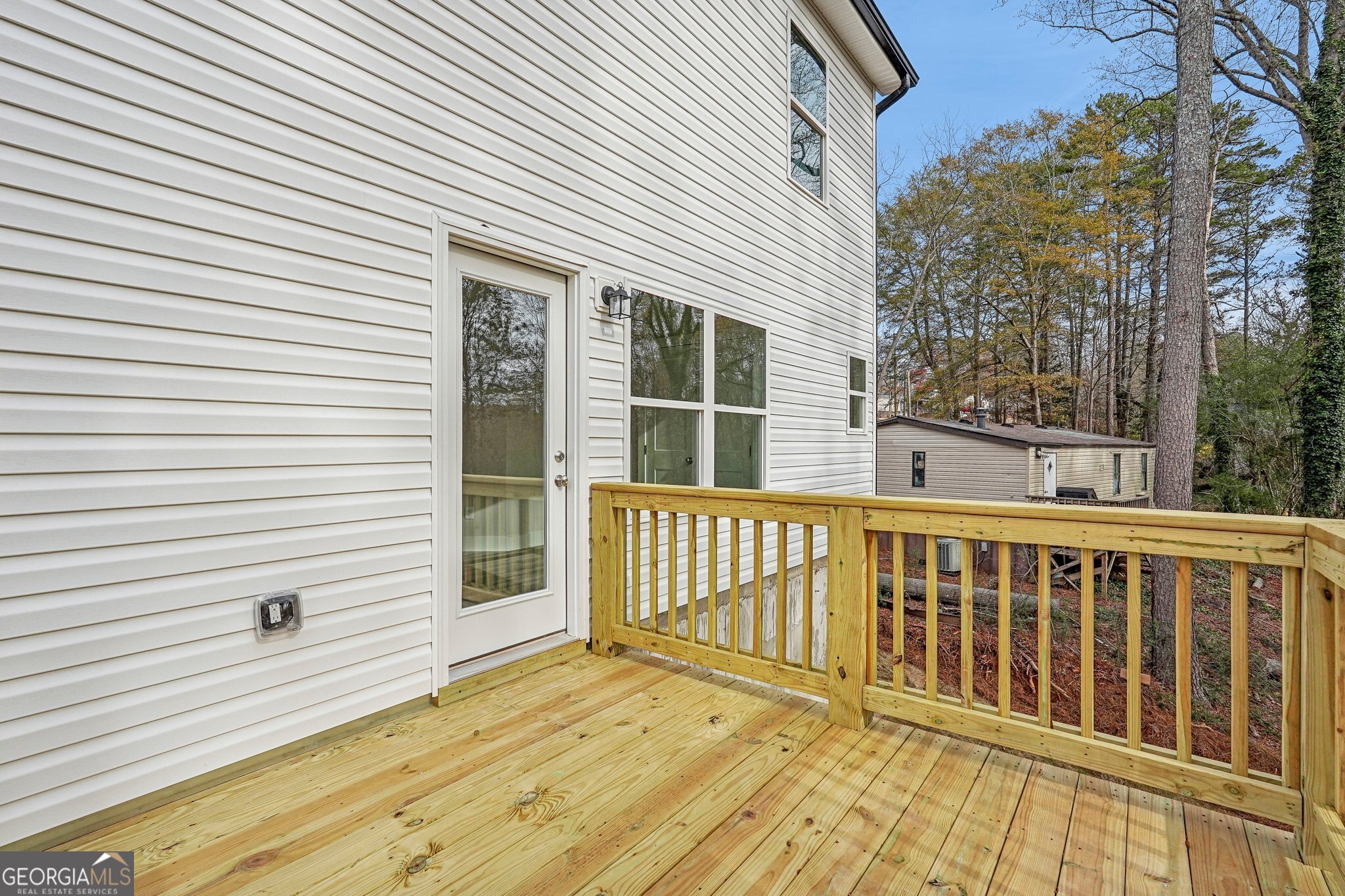 Single Family Residence in Gainesville GA 6510 Crystal Cove Trail 35.jpg