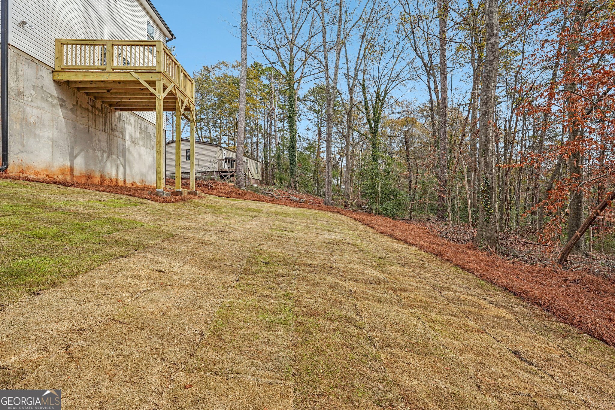 Single Family Residence in Gainesville GA 6510 Crystal Cove Trail 44.jpg