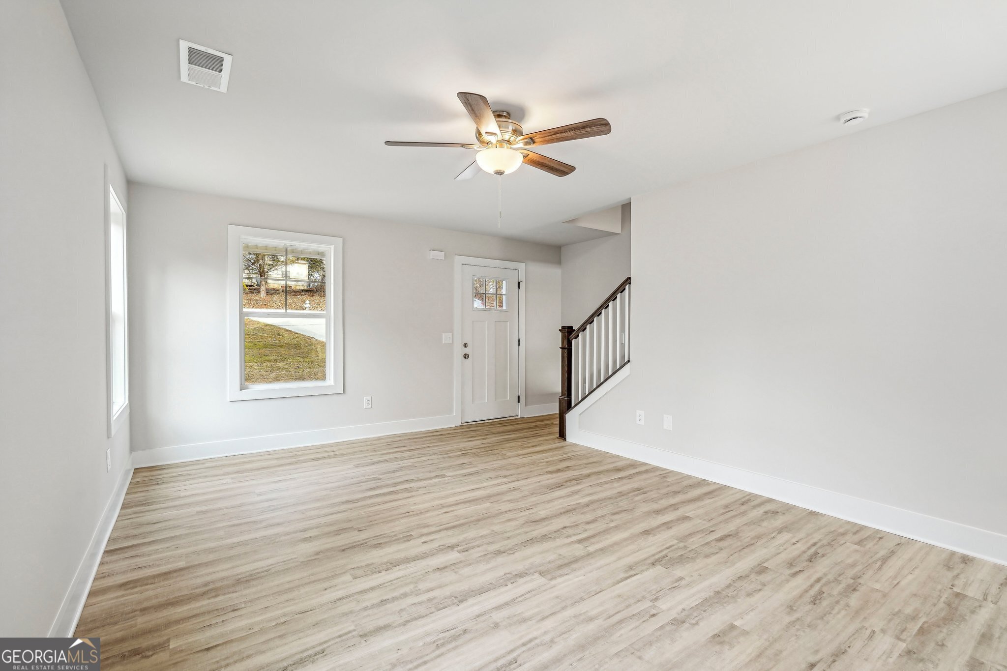 Single Family Residence in Gainesville GA 6510 Crystal Cove Trail 13.jpg