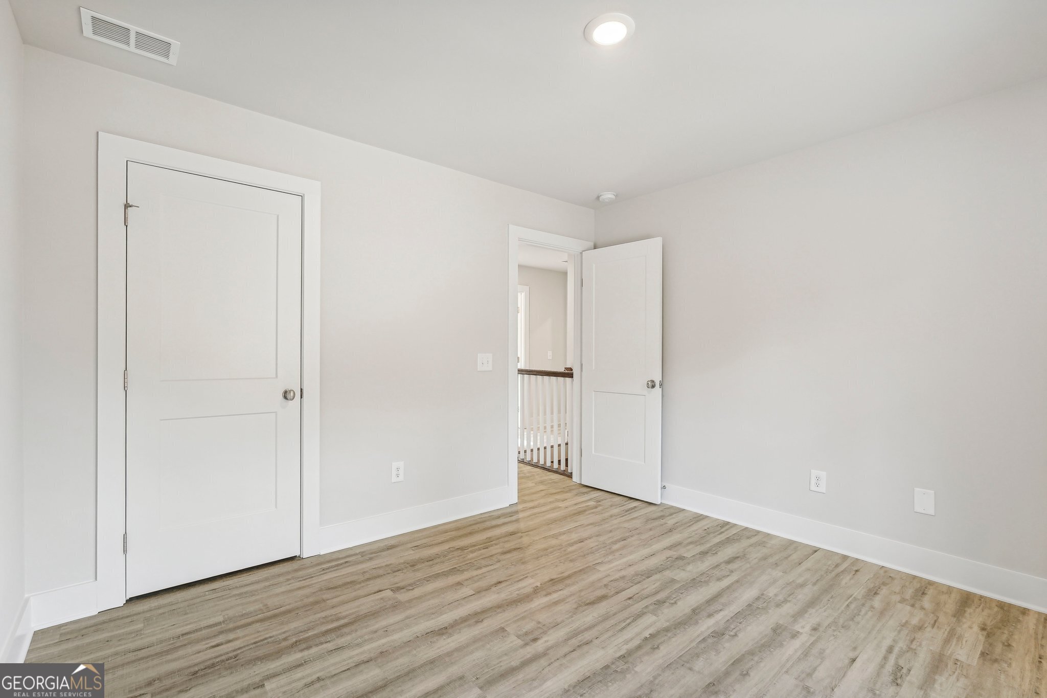 Single Family Residence in Gainesville GA 6510 Crystal Cove Trail 16.jpg