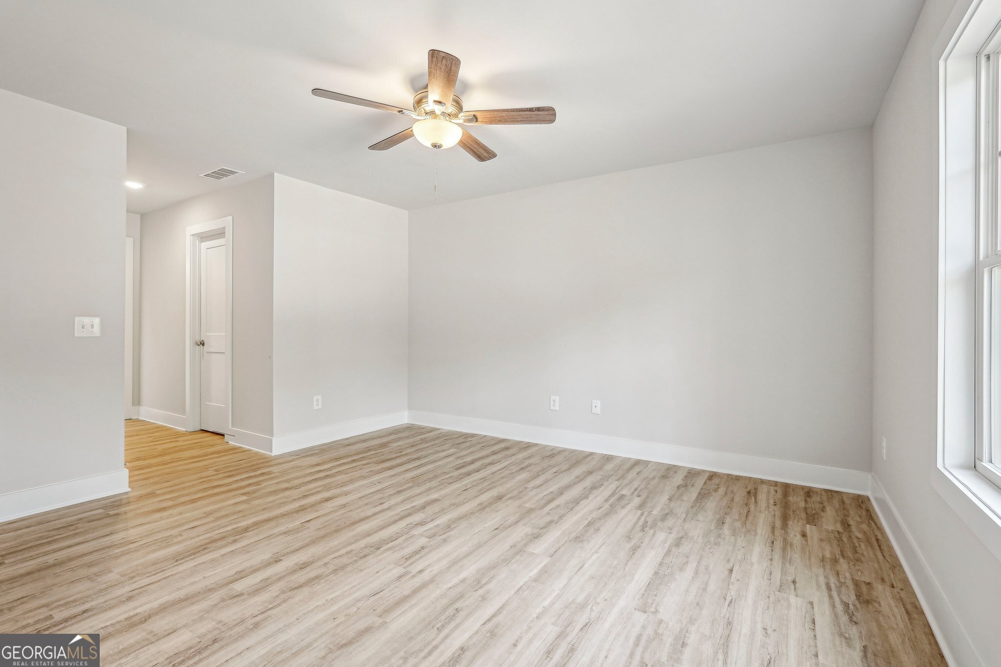 Single Family Residence in Gainesville GA 6510 Crystal Cove Trail 20.jpg