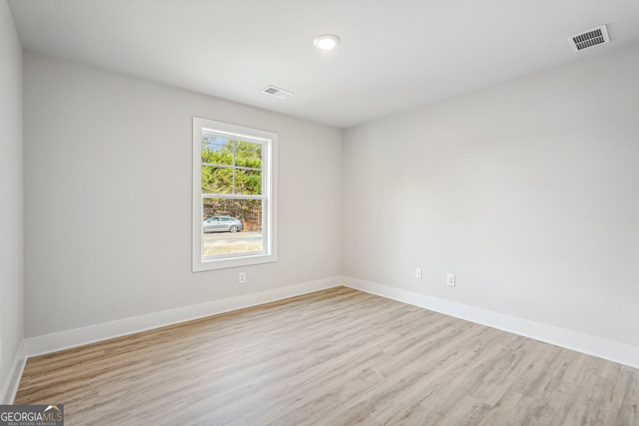 Single Family Residence in Gainesville GA 6510 Crystal Cove Trail 18.jpg