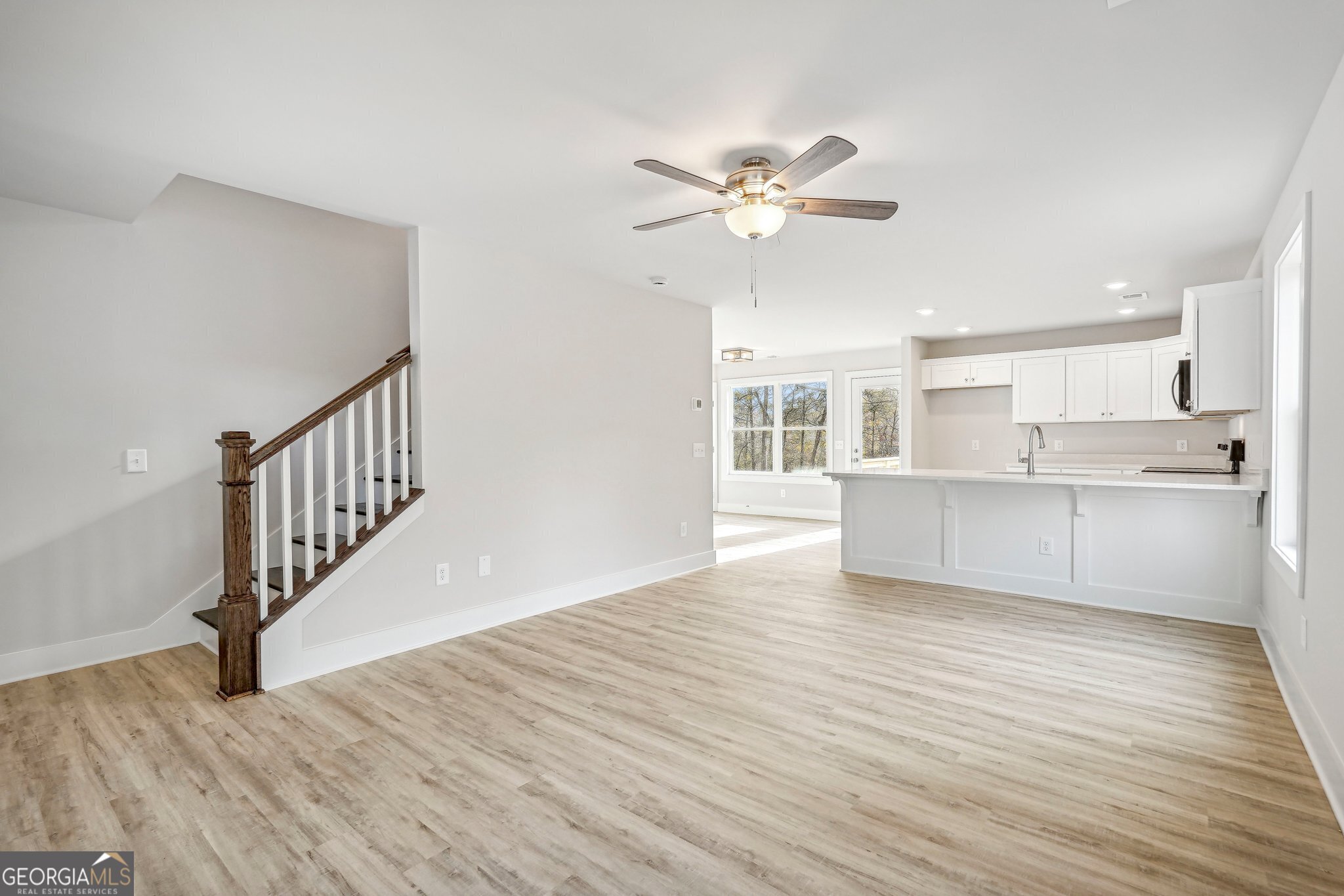 Single Family Residence in Gainesville GA 6510 Crystal Cove Trail 28.jpg