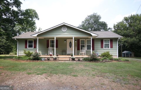 Single Family Residence in Carnesville GA 12730 Old Federal Road.jpg