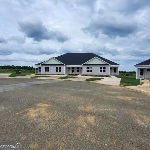 Townhouse in Hawkinsville GA 802 Castle Couirt.jpg