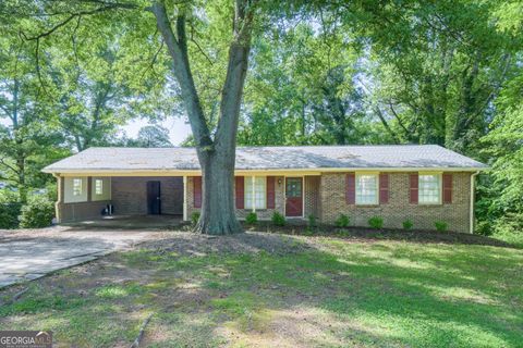 Single Family Residence in Lawrenceville GA 2668 Kings Way.jpg