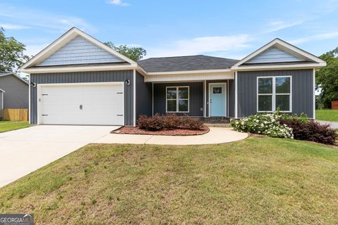 Single Family Residence in Cochran GA 115 Plantation Drive.jpg