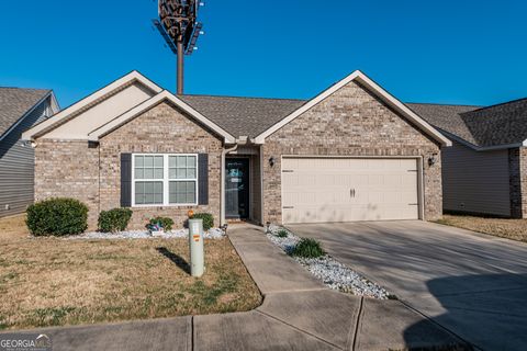 Single Family Residence in Byron GA 228 Cottage Circle.jpg