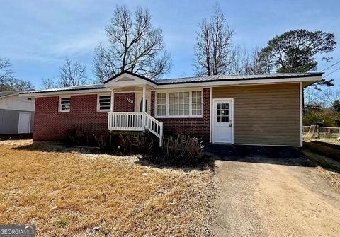 Single Family Residence in Griffin GA 308 Elizabeth Lane.jpg